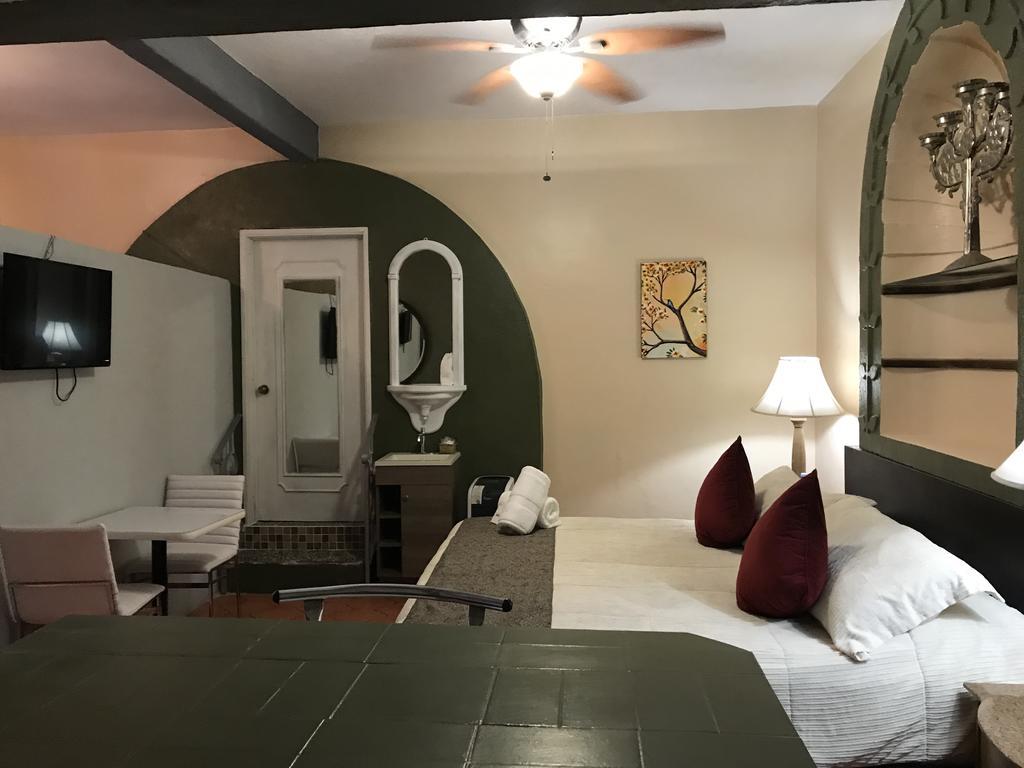 سان ميغيل دي الليندي Hospedaje 28 De Abril المظهر الخارجي الصورة